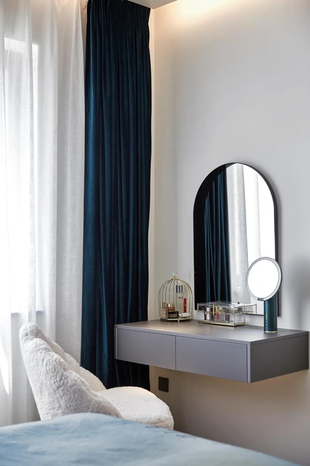 全屋通鋪魚骨紋、幾何分割裝飾墻，LDK的正確打開方式