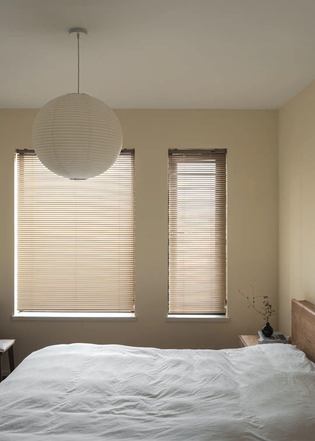 三代同堂居家新寵，原木家具配暖白硬裝，將溫馨進行到底