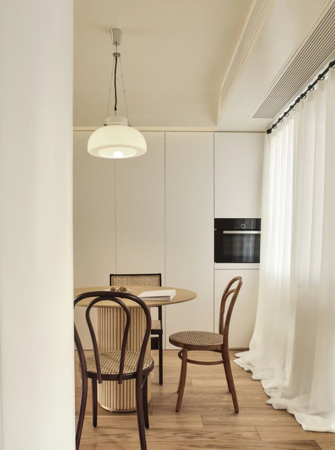 溫潤奶油風~無用隔墻應拆盡拆，宅家盡享“日月同輝”