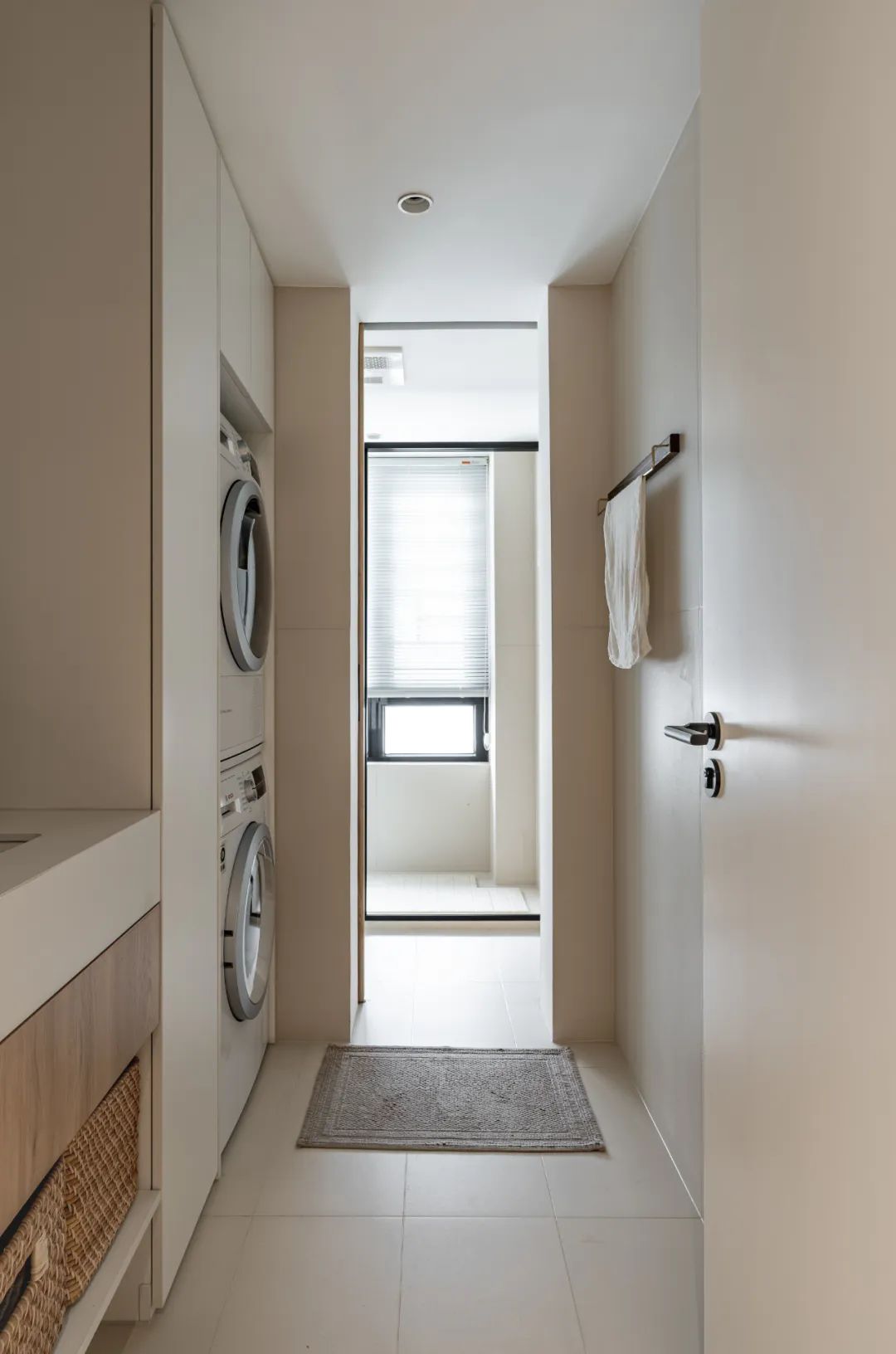 三代同堂居家新寵，原木家具配暖白硬裝，將溫馨進行到底