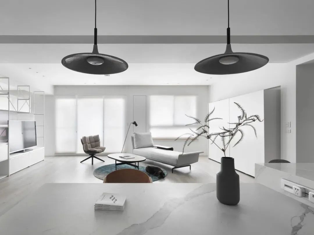 90后律師的“白富美”家，黑白灰變奏曲，美到DNA都動了