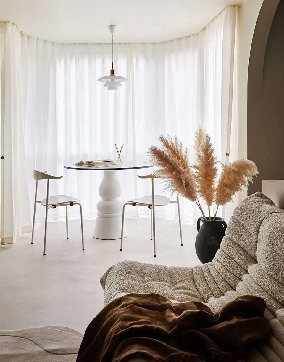 弧型洞口的浪漫丨全景餐廳+奶油色系，享受輕奢居住體驗