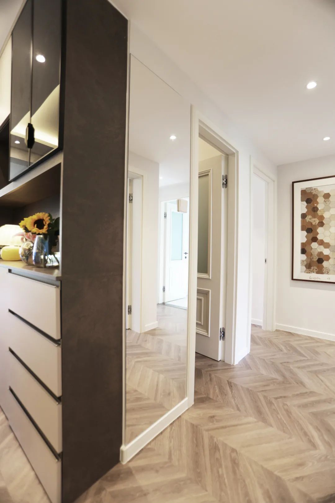 爆改130平大三居，養(yǎng)娃還能空無一物？無中生有衣帽間救了我！ 