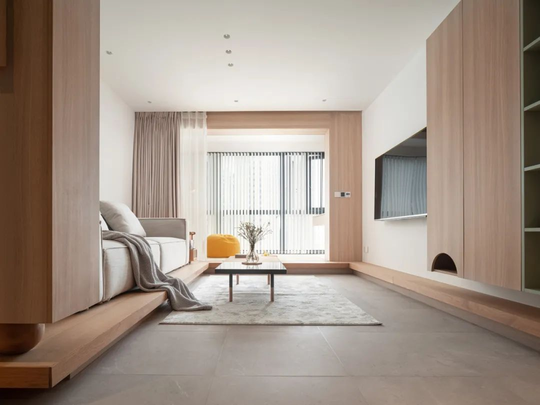 小戶型潮設計丨客廳陽臺榻榻米、創(chuàng)意壁龕“房中房”	