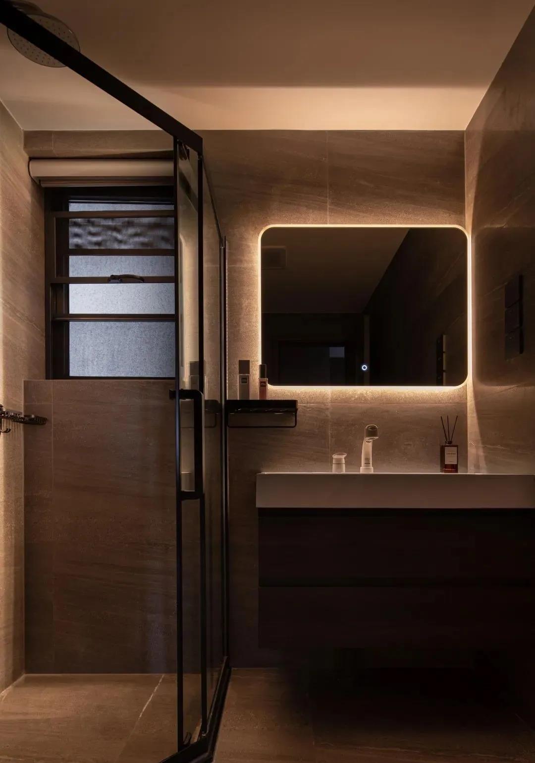 咖啡店老板巧改毛坯房“高級灰雕塑風”邊藝術邊生活