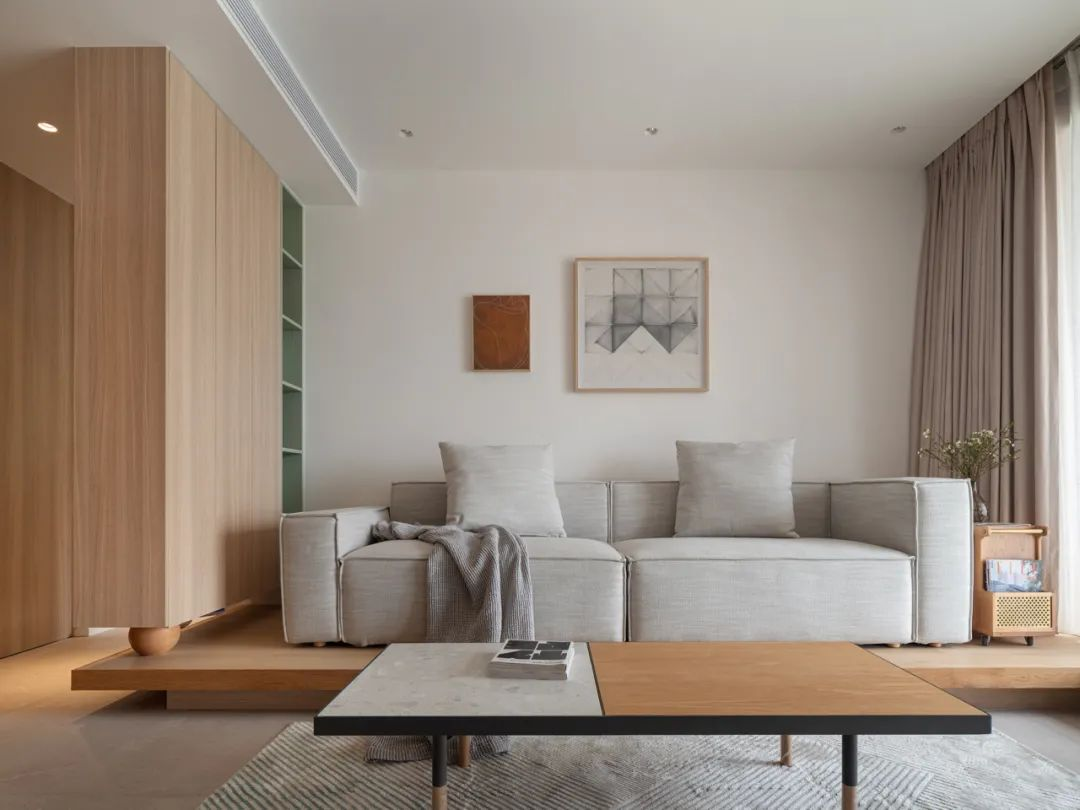 小戶型潮設計丨客廳陽臺榻榻米、創(chuàng)意壁龕“房中房”	