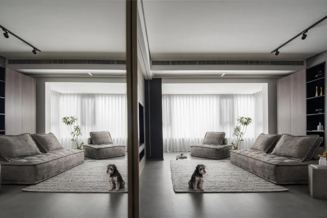 咖啡店老板巧改毛坯房“高級灰雕塑風”邊藝術邊生活