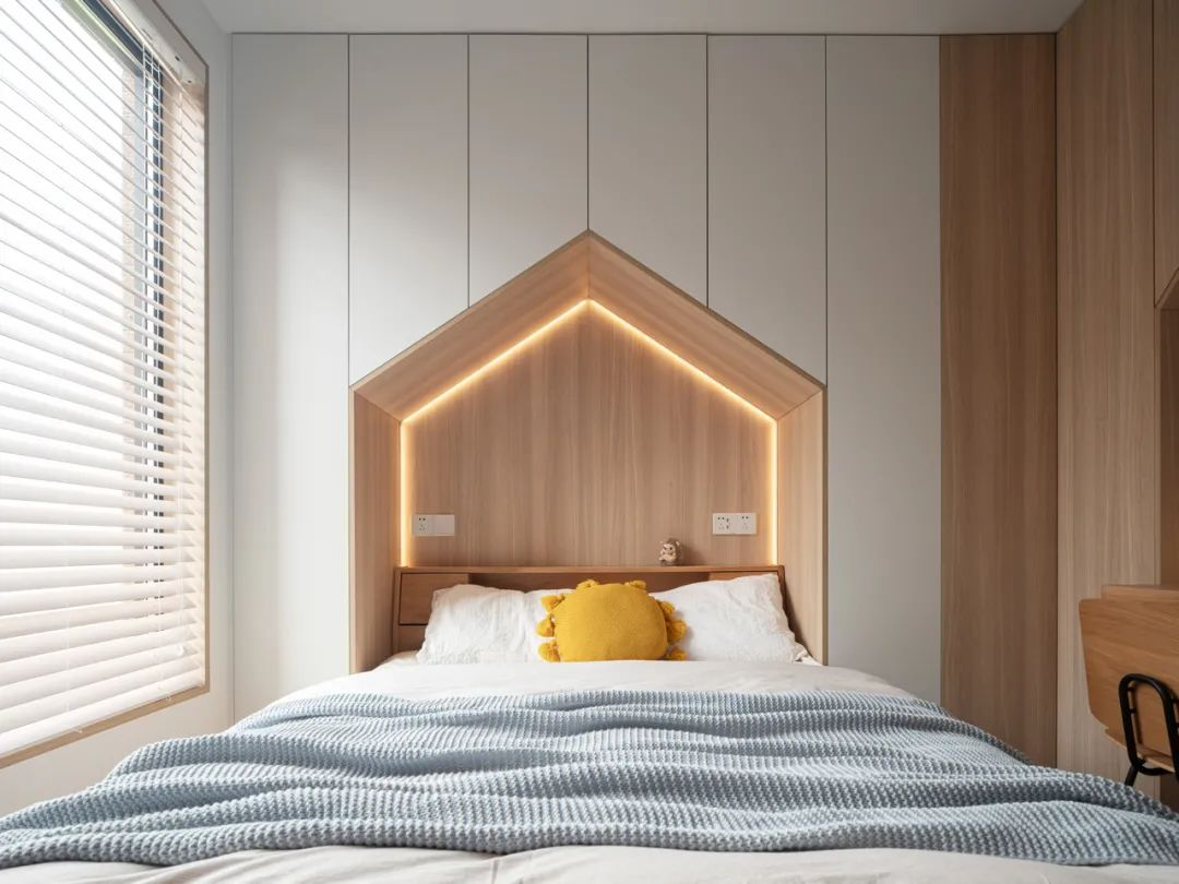 小戶型潮設計丨客廳陽臺榻榻米、創(chuàng)意壁龕“房中房”	