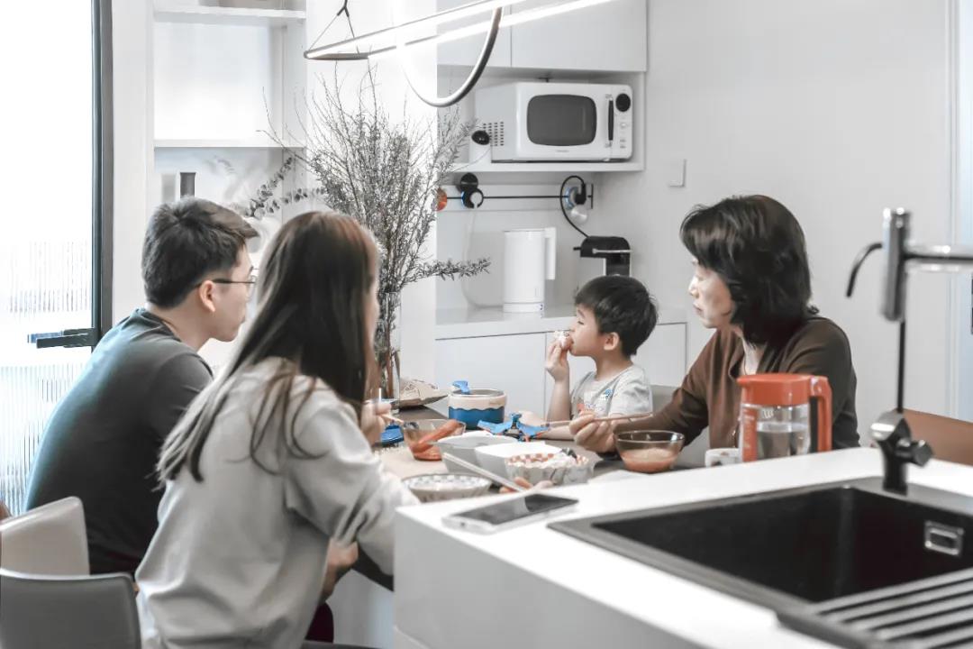 老公要“整改”小三房，婆婆直反對，接來住不想走了~~ 