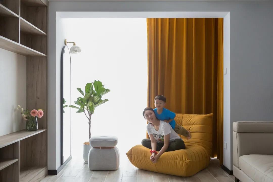「130㎡巧收納」?jié)M窗日色文書香·兒女雙全盡笑顏	