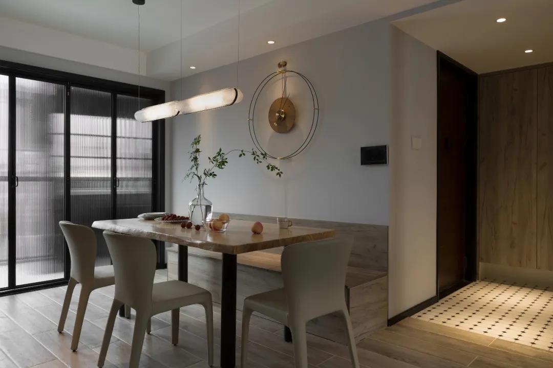 「130㎡巧收納」?jié)M窗日色文書香·兒女雙全盡笑顏	