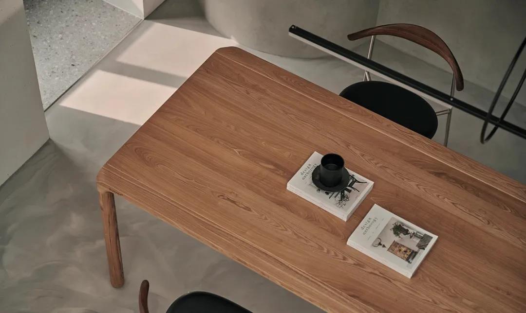 西安獨居設計師的109㎡復式，極致演繹黑白高級感