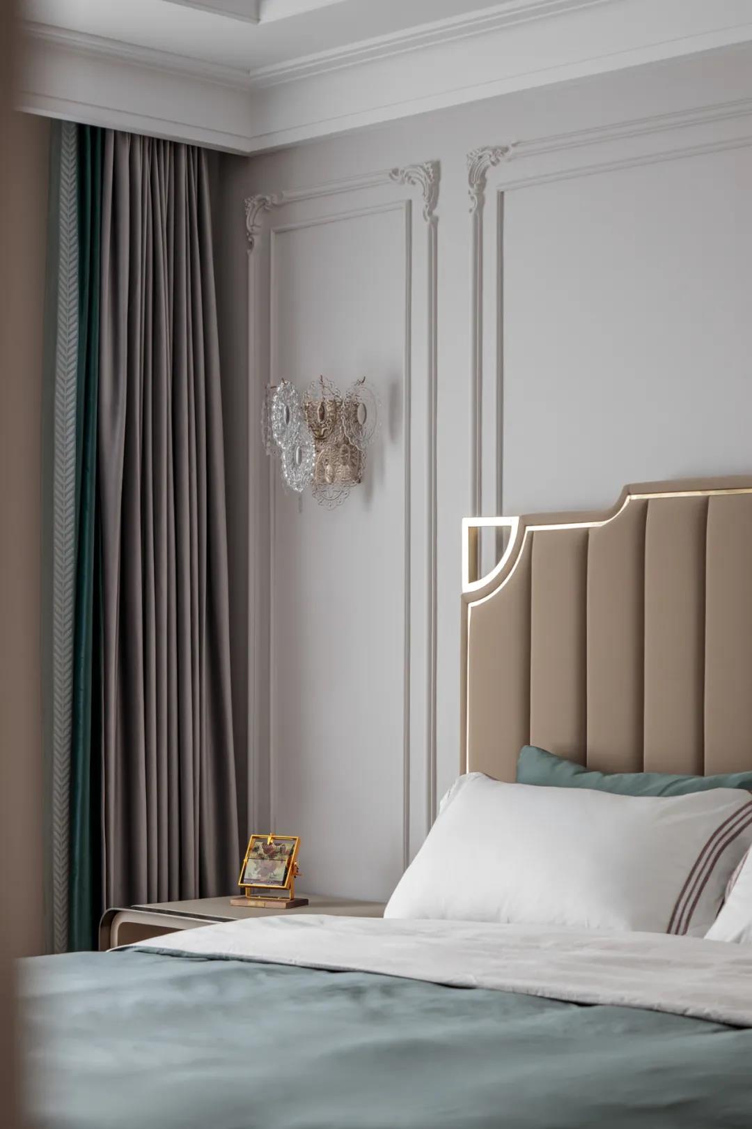 她家“客廳餐廳書房”各自獨立，又完美融合