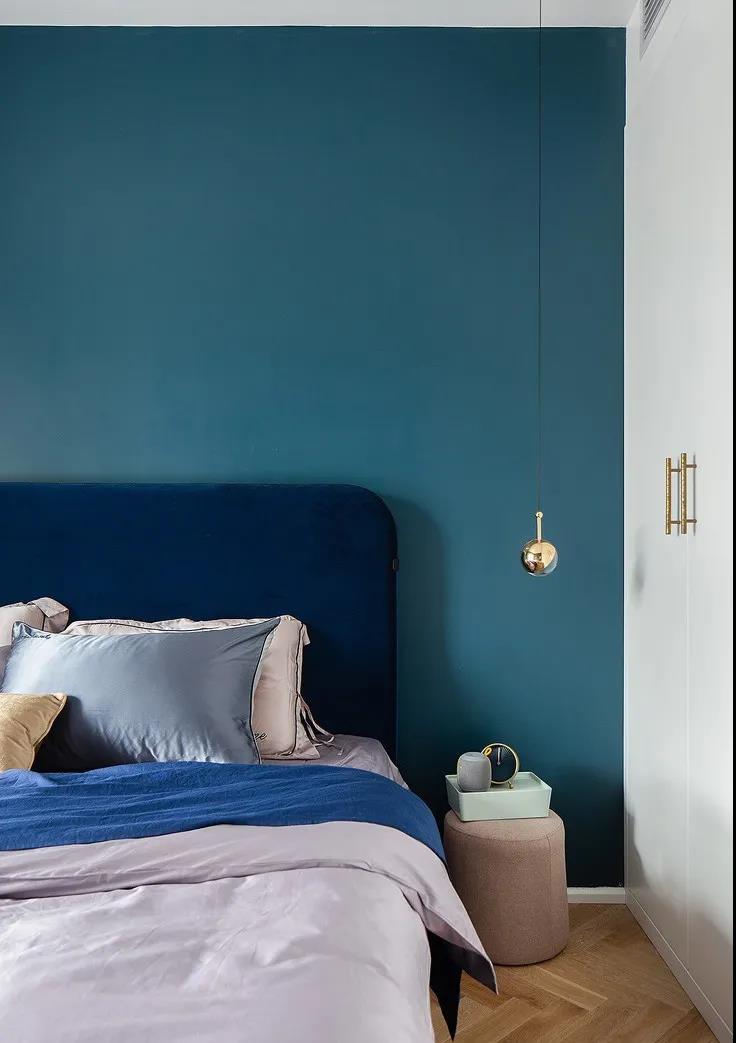 客廳去電視化，78㎡三口之家書墻+休閑吧，好看又實用